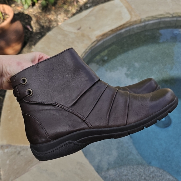 Clarks Womens Christine Tilt Ankle Boots Booties Brown  Leather Zip  7M - Picture 1 of 12